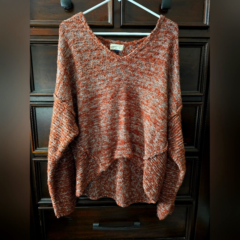Universal Threads Sweater